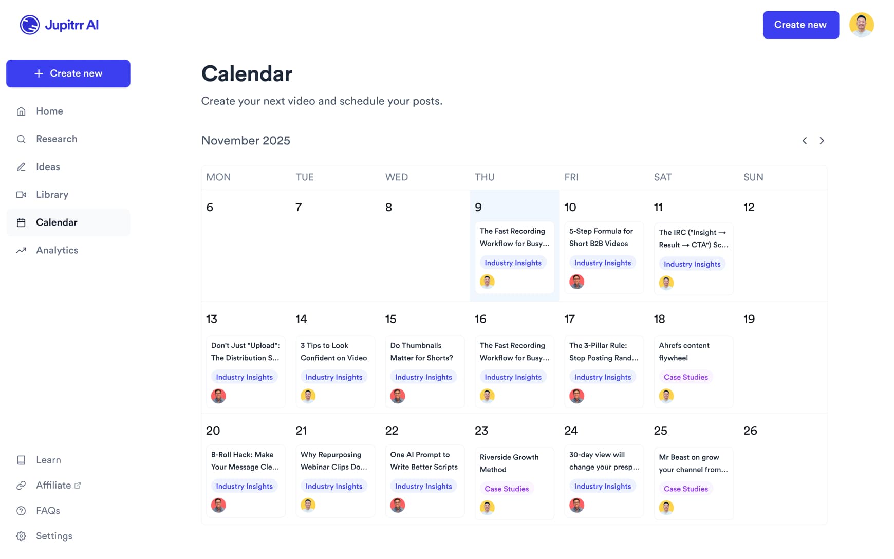 Multi-platform publishing badges on calendar slots.